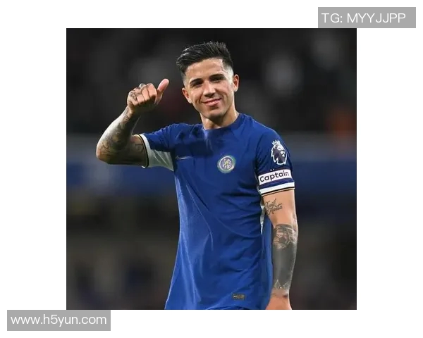 切尔西更衣室风波升级斯特林与恩佐训练场发生激烈冲突